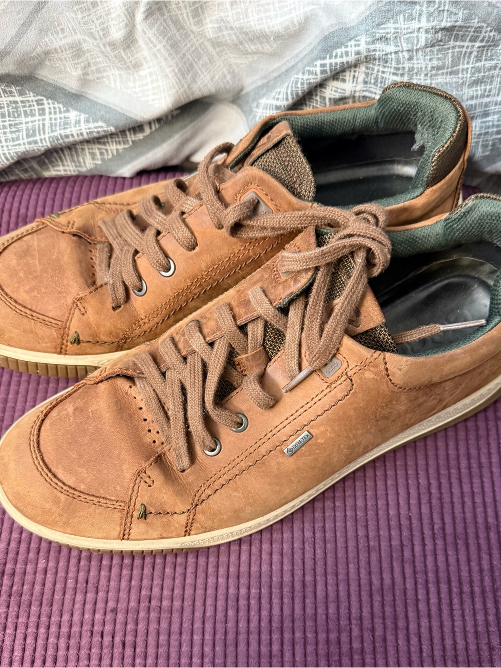 Ecco Men's GoreTex Tan Brown Leather Lace-Up Sneakers